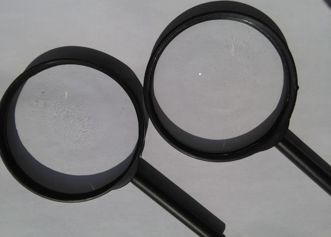 Hand lens